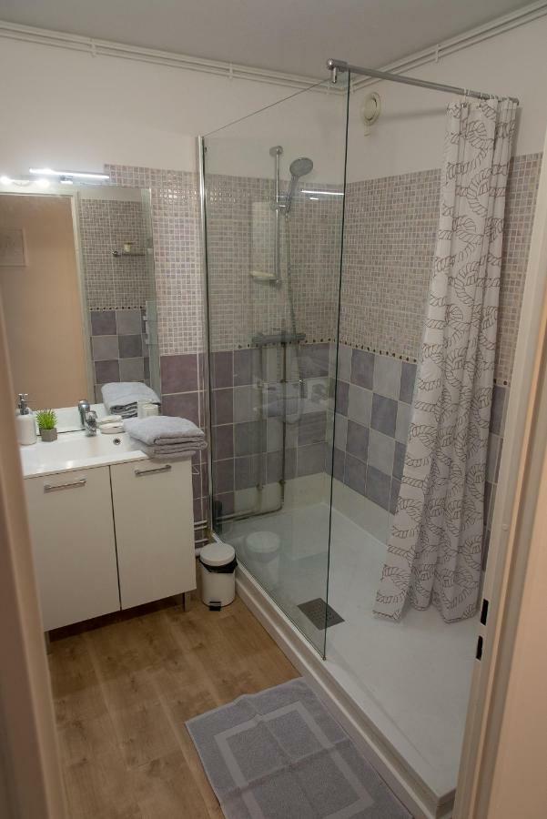 Au Rue De La Fleuriee Apartman Saint-Apollinaire  Kültér fotó